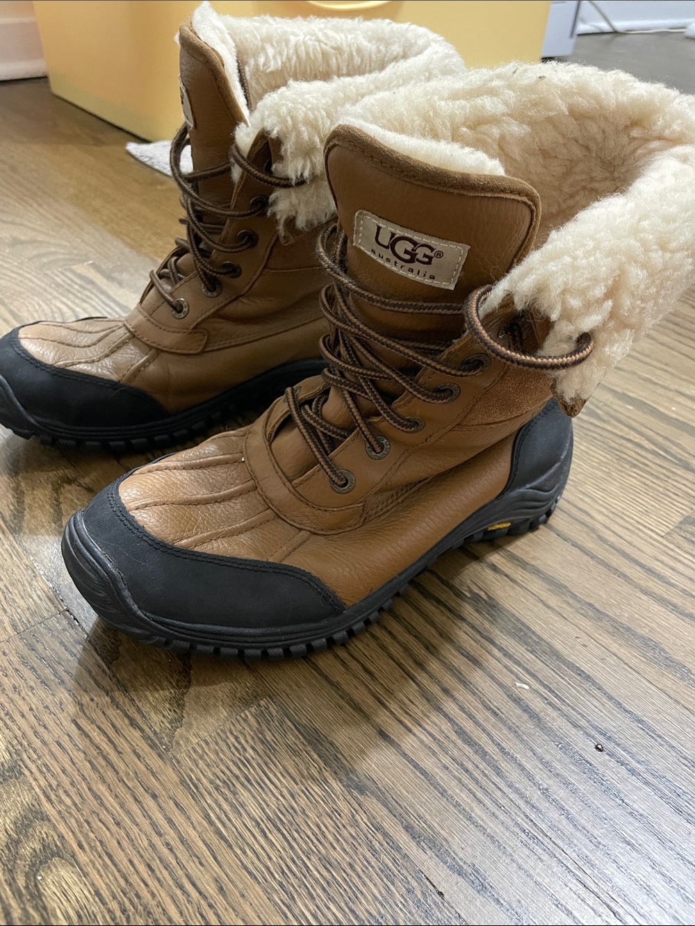UGG Adirondack, woman’s Brown and Black Lace-Up Insulated Snow Boots